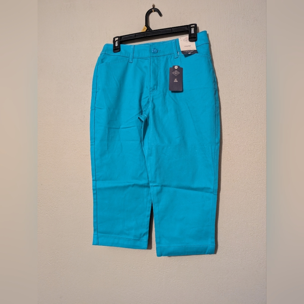 St John's Bay Capris
